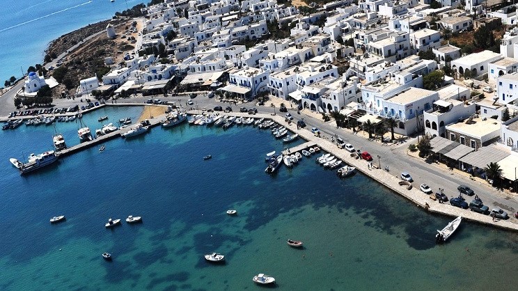 Τραγωδία στην Αντίπαρο: Αυτοκίνητο έπεσε στη θάλασσα – Τρεις νεκροί