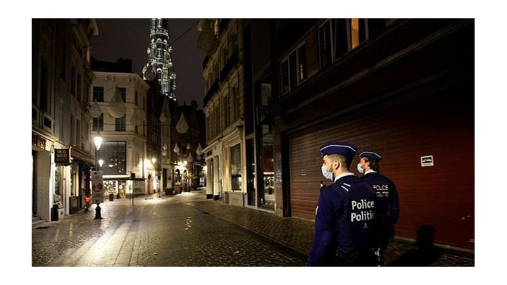 Κορονοϊός – Βέλγιο: Νέο πάρτι οργίων εν μέσω πανδημίας – Η αστυνομία βρήκε κρυμμένο σε ντουλάπα