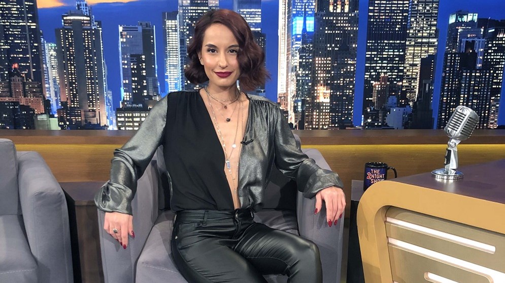 Άγριες Μέλισσες – Η “Δόμνα” για τις ερωτικές σκηνές στη σειρά: Τις απολαμβάνω – ΒΙΝΤΕΟ