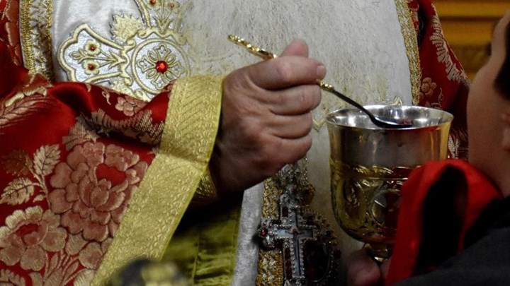 Πανελλήνια Ένωση Θεολόγων: Το αίτημα των μαθητών για το εμβόλιο της ψυχής – “Θα μας αφήσουν να πάμε στις εκκλησίες για να το λάβουμε;”