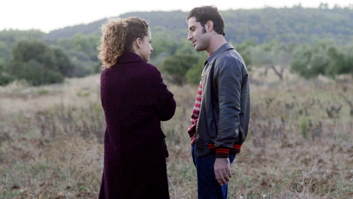 “Άγριες Μέλισσες”: Το παρασκήνιο πίσω από την τολμηρή ερωτική σκηνή Τρίγγου-Βασιλώττου