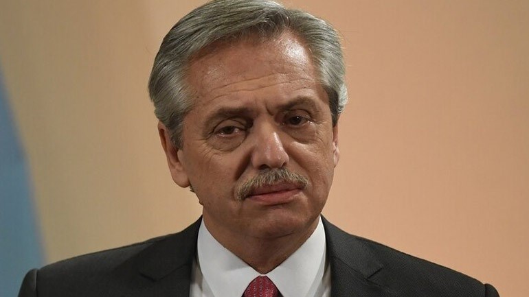 Αργεντινή: Ο πρόεδρος Αλμπέρτο Φερνάντες θα κάνει πρώτος το ρωσικό εμβόλιο «για να μη φοβάται κανένας»