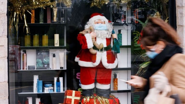 Lockdown: Γιατί πάμε σε “κλειστά” Χριστούγεννα – Σήμερα οι ανακοινώσεις για λιανεμπόριο και κομμωτήρια