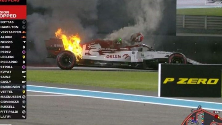 Φόρμουλα Ένα: Η Alfa Romeo του Ραϊκόνεν πήρε φωτιά – ΒΙΝΤΕΟ