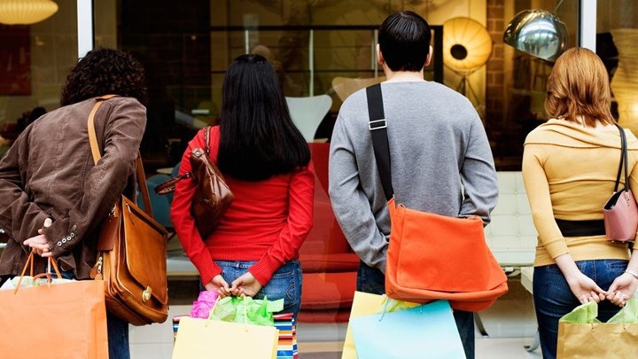 Ποια καταστήματα θα λειτουργήσουν την Κυριακή – Τι θα γίνει με τα σούπερ μάρκετ