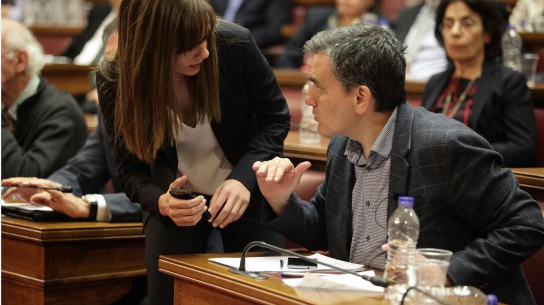 Αχτσιόγλου – Τσακαλώτος: Τα οκτώ ψέματα του κ. Σταϊκούρα