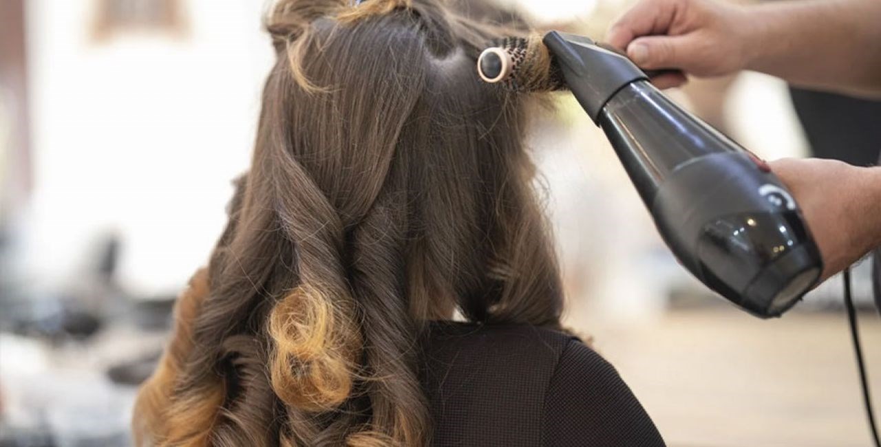 Πώς ήταν η πρεμιέρα για click away, κομμωτήρια και βιβλιοπωλεία στην περιφέρεια