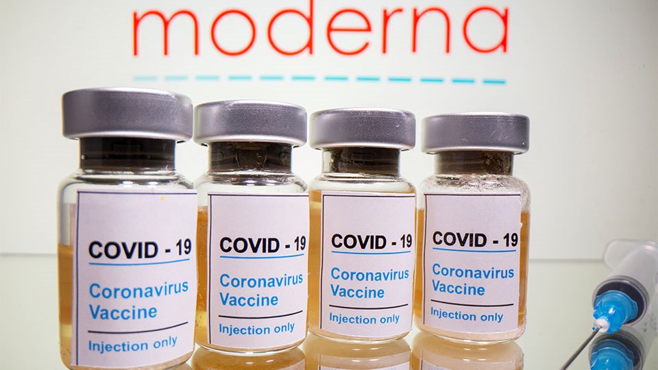 Κορονοϊός-Κομισιόν: Αγοράζει επιπλέον 80 εκατ. δόσεις από το εμβόλιο της Moderna