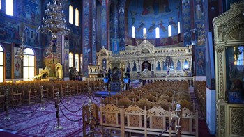 Χριστούγεννα: Τα σενάρια που “κλειδώνουν” για τη λειτουργία των εκκλησιών