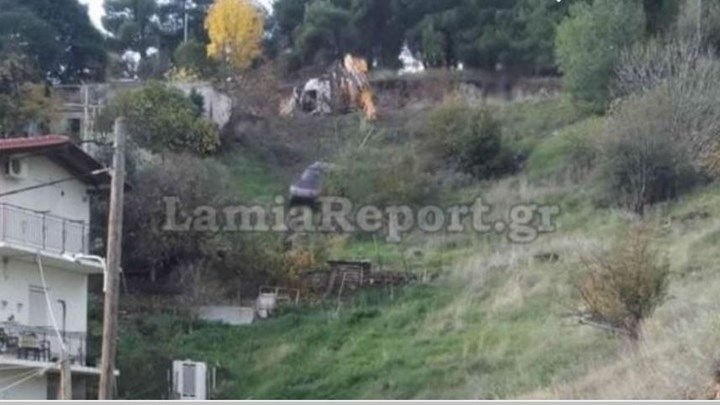 Λαμία: Οδηγός έχασε τον έλεγχο κι έπεσε σε γκρεμό – ΦΩΤΟ