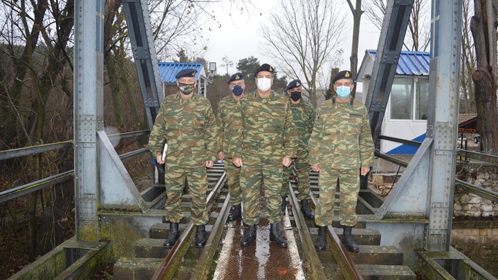 Στα φυλάκια του Έβρου, στα σύνορα με την Τουρκία ο Αρχηγός ΓΕΣ – ΦΩΤΟ