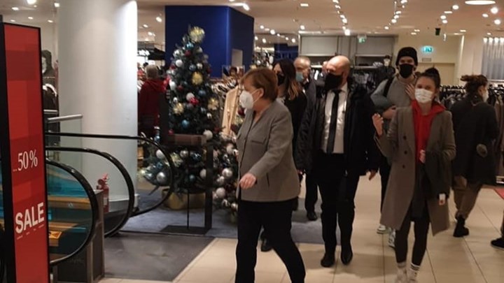Άνγκελα Μέρκελ: Για ψώνια η καγκελάριος λίγο πριν από το γενικό lockdown