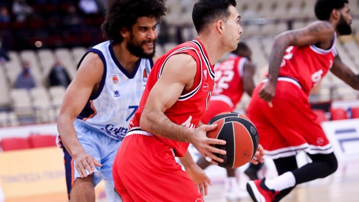 Ολυμπιακός-Βαλένθια 65-76 (30′)