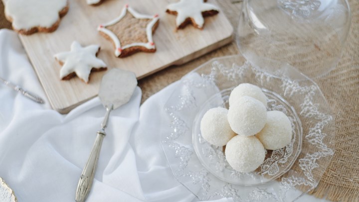 Διατροφή και γιορτές: Μύθοι, αλήθειες και στερεότυπα – Tips για να μην πάρετε κιλά