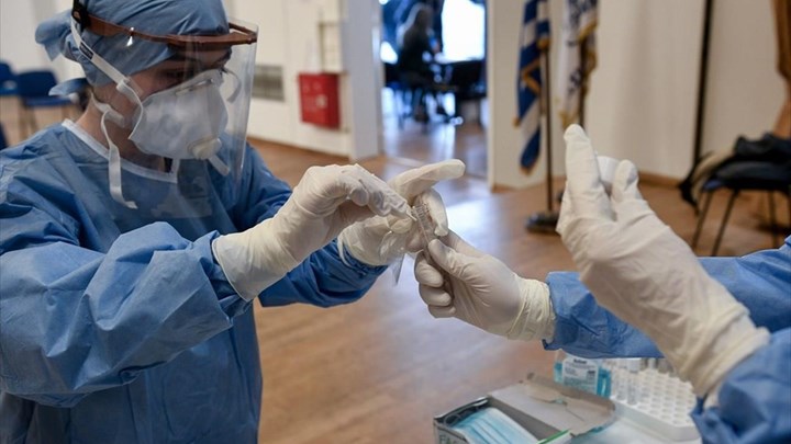 Κορονοϊός: Πόσα είναι τα ενεργά κρούσματα στη χώρα – Τι δείχνουν τα στοιχεία για την πορεία της πανδημίας