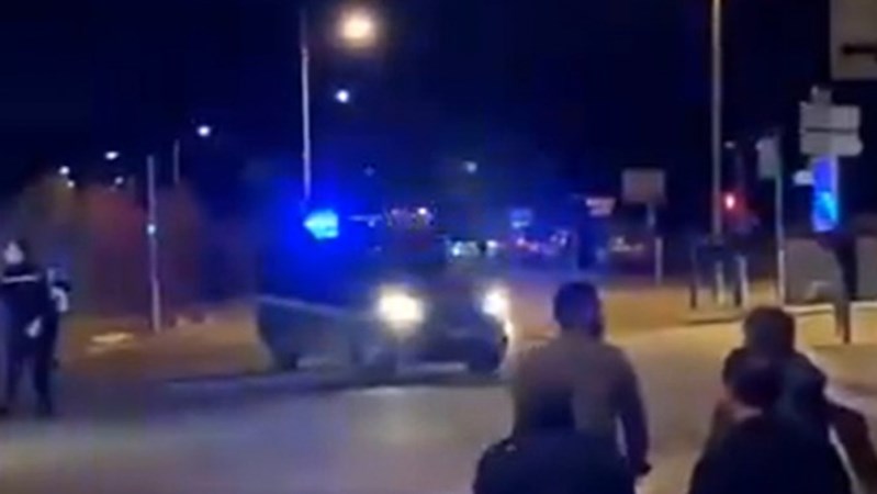 Τραγική κατάληξη στην ομηρία στη Γαλλία: Νεκροί ο δράστης και η εν διαστάσει σύζυγος του