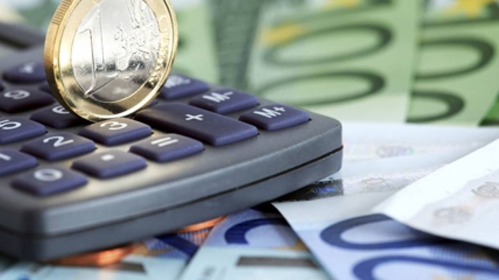 Επιχορηγήσεις σε επιχειρήσεις: Γιατί “κουρεύτηκαν” κατά 10.000 ευρώ – Ποιες αφορά, οι τελευταίες αλλαγές