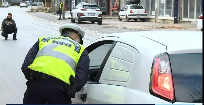 Σκληρό lockdown σε Ασπρόπυργο, Ελευσίνα, Μάνδρα: Πρώτη ημέρα με λιγότερη κίνηση και μπλόκα – ΒΙΝΤΕΟ