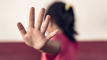 Φρίκη στη Θεσσαλονίκη: 35χρονος ασελγούσε στη 12χρονη κόρη της συντρόφου του