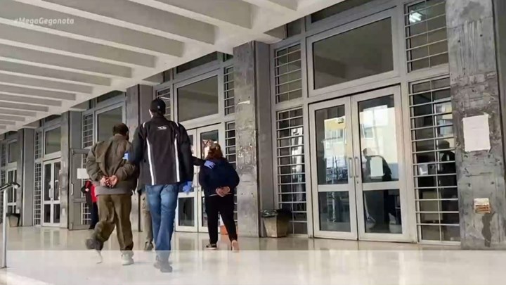 Δολοφονία στη Θεσσαλονίκη: Προκλητική η γιαγιά των ανηλίκων – “Άφαντος” παραμένει ο 14χρονος