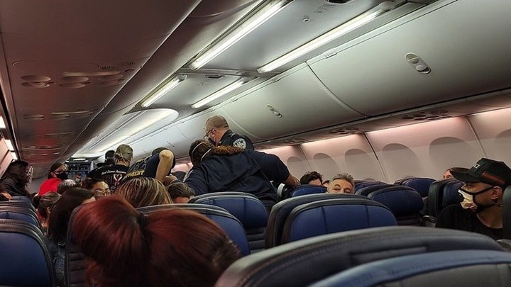 Πανικός σε πτήση – Πέθανε από κορονοϊό μετά την απογείωση – ΦΩΤΟ