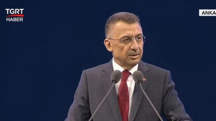 Τουρκία: Έτοιμος να λιποθυμήσει ο Οκτάι – Η έντονη αδιαθεσία κατά τη διάρκεια της ομιλίας του – ΒΙΝΤΕΟ