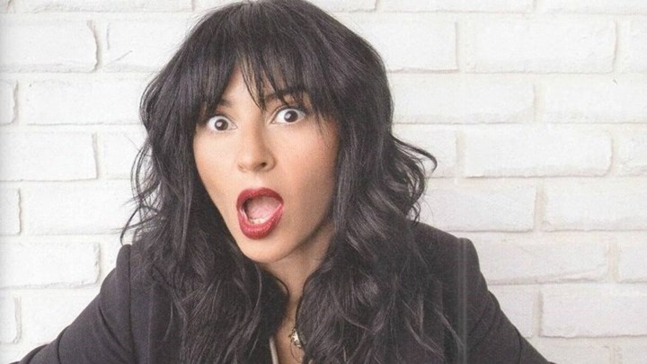 Zενεβιέβ Μαζαρί: O σύζυγος και η κόρη της “ροκάρουν” – ΒΙΝΤΕΟ από τον ξέφρενο χορό στο σαλόνι