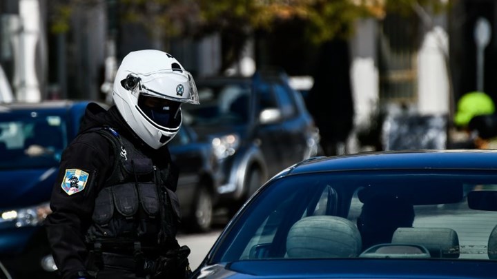 Κορονοϊός-Το σχέδιο της ΕΛ.ΑΣ. για τις γιορτές: 5.000 αστυνομικοί, drones και έλεγχοι στα σπίτια παρουσία εισαγγελέα