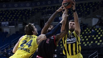 Φενέρ-Ολυμπιακός 84-77 (ΤΕΛΙΚΟ)