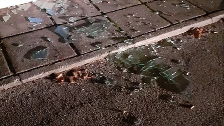 Θεσσαλονίκη: Πέταξαν πέτρες στα γραφεία του «Γ.Σ. Ηρακλής» – ΦΩΤΟ