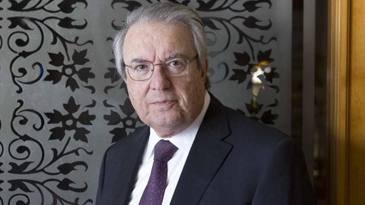 Μπαμπινιώτης: Τι σημαίνει το όνομα του Χριστού και από πού προέρχεται – Η ευχή του για το 2021