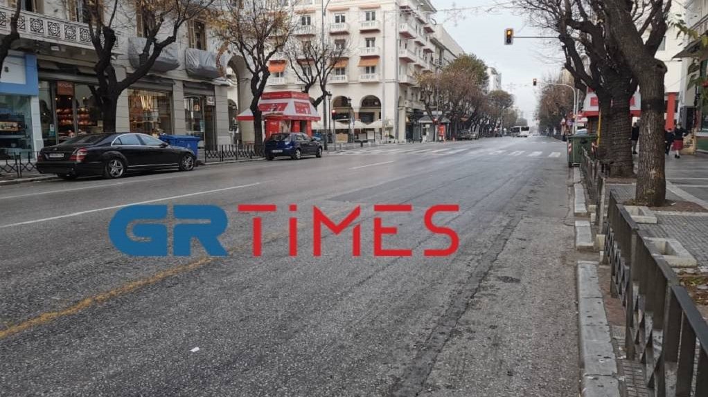 Κορονοϊός – Χριστούγεννα: Έρημη πόλη η Θεσσαλονίκη – Άδειοι οι δρόμοι στο κέντρο – ΦΩΤΟ