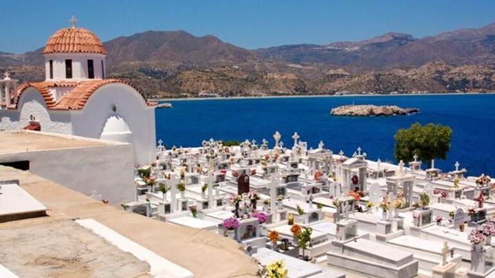 Κορονοϊός – lockdown: Τι ισχύει για τις μετακινήσεις προς τα κοιμητήρια