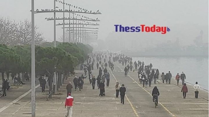 Lockdown – Θεσσαλονίκη: Μεγάλη κίνηση στη Νέα Παραλία – Ουρά για ένα… hot dog – ΦΩΤΟ