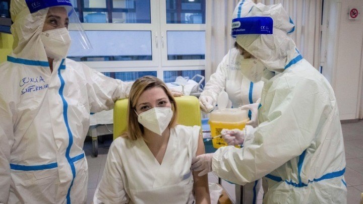 Κορονοϊός: Ξεκίνησε ο εμβολιασμός σε ολόκληρη την Ευρώπη