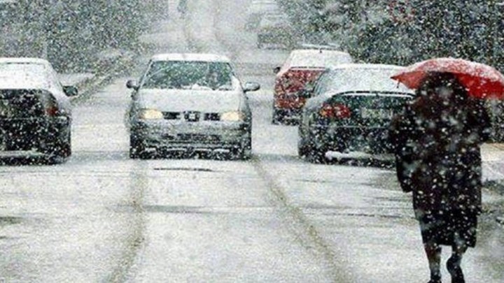 Κακοκαιρία: Χιονίζει στα ορεινά των Τρικάλων