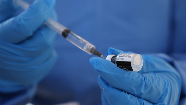 Κορονοϊός: Ποιοι υπουργοί και κρατικοί αξιωματούχοι θα εμβολιασθούν τις επόμενες ημέρες
