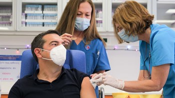 Τσίπρας: Οι πολίτες δεν έχουν λόγο να αισθάνονται ανασφάλεια για το εμβόλιο – Η κυβέρνηση να ενισχύσει το ΕΣΥ