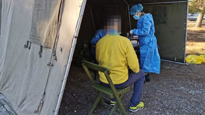 Οι Ένοπλες Δυνάμεις στη μάχη κατά του κορονοϊού με μαζικά τεστ στους πολίτες – ΦΩΤΟ