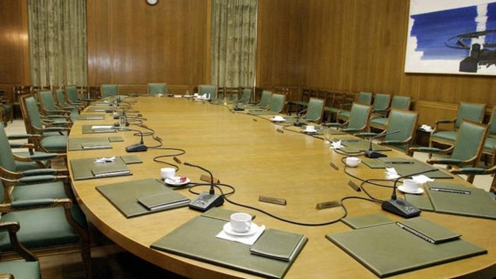 Ανασχηματισμός: “Φουντώνουν” ξανά τα σενάρια – Ποια ονόματα ακούγονται