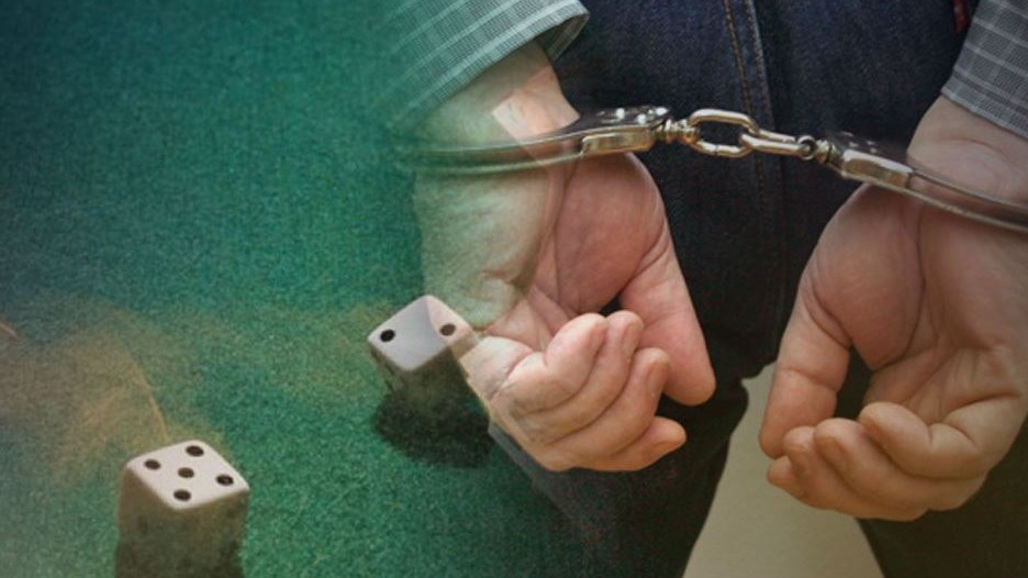 Κορονοϊός – Κρήτη: Σε σνακ μπαρ έπαιζαν… ζάρια – Οκτώ συλλήψεις και πρόστιμα