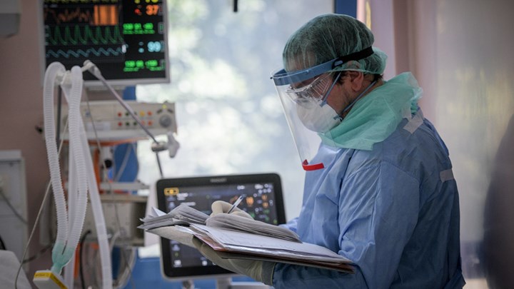 Κορονοϊός: Εφιαλτικές προβλέψεις για περισσότερους από 12.000 νεκρούς στην Ελλάδα έως τον Απρίλιο