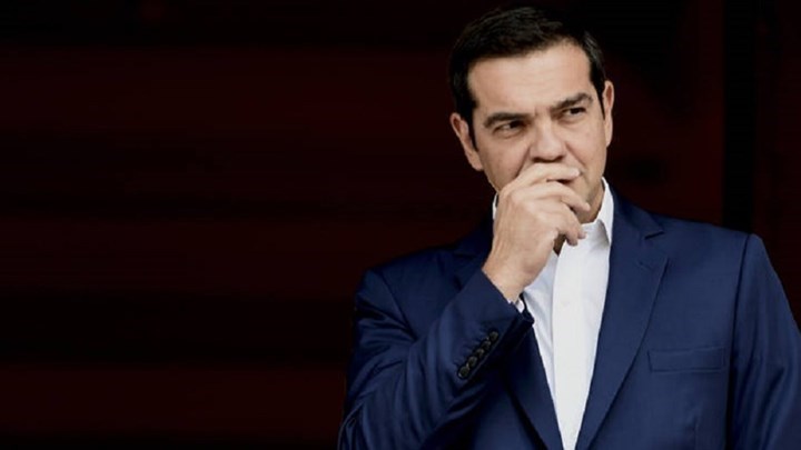 Τσίπρας: Επιτελικό ρουσφέτι οι ουρές υπουργών και Γενικών Γραμματέων για μία selfie με το εμβόλιο