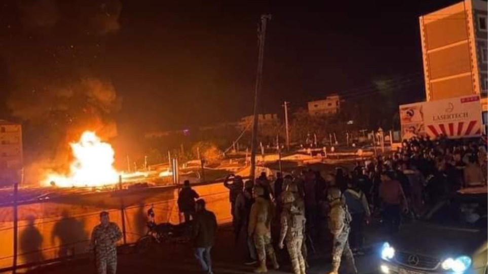 Συρία: Ένας στρατιωτικός νεκρός και άλλοι τρεις τραυματίες από επίθεση – ΒΙΝΤΕΟ