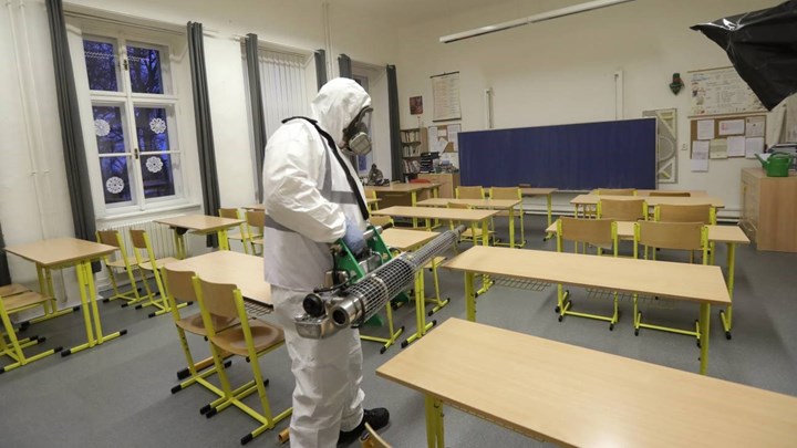 Άρση lockdown: Τα σενάρια για τον Ιανουάριο – Τι θα γίνει με σχολεία, λιανεμπόριο και εστίαση