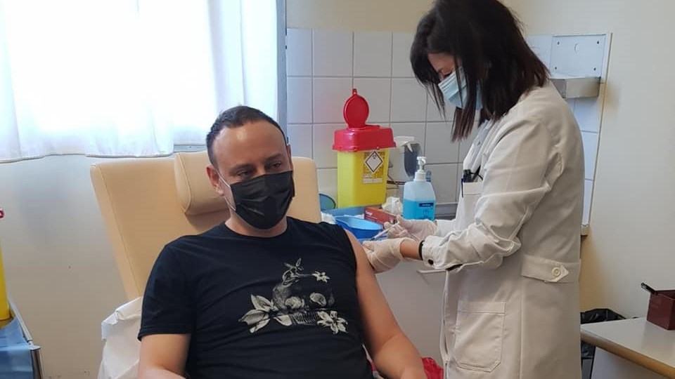 Κορονοϊός: Έκανε το εμβόλιο ο Γκίκας Μαγιορκίνης – ΦΩΤΟ