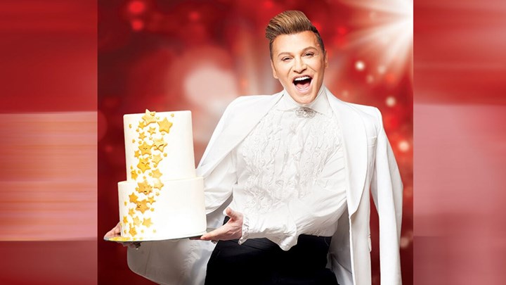 Ο Ζαχαράτος έρχεται την Πρωτοχρονιά στον Realfm με Μητσοτάκη, Τσίπρα, Βίσση-Βανδή, Μενεγάκη και Μέλισσες