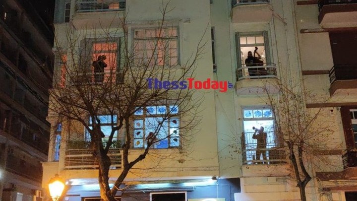 Θεσσαλονίκη: Η Αστυνομία διέλυσε διαμπαλκονική συναυλία – ΦΩΤΟ – ΒΙΝΤΕΟ