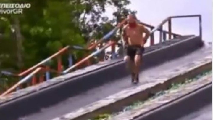 Survivor: “Πάρτι” στο Twitter με τον Τριαντάφυλλο – “Περπάτησε στο νερό, αλλά δεν είναι… ο Ιησούς”