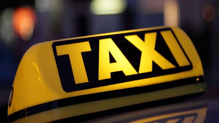 Ταξί: Τεράστιο πρόβλημα με χιλιάδες ταξίμετρα – Μπλόκαρε το λογισμικό